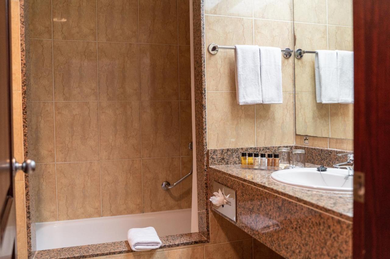 Senator Junior Suite (3 Adults + 1 Children)